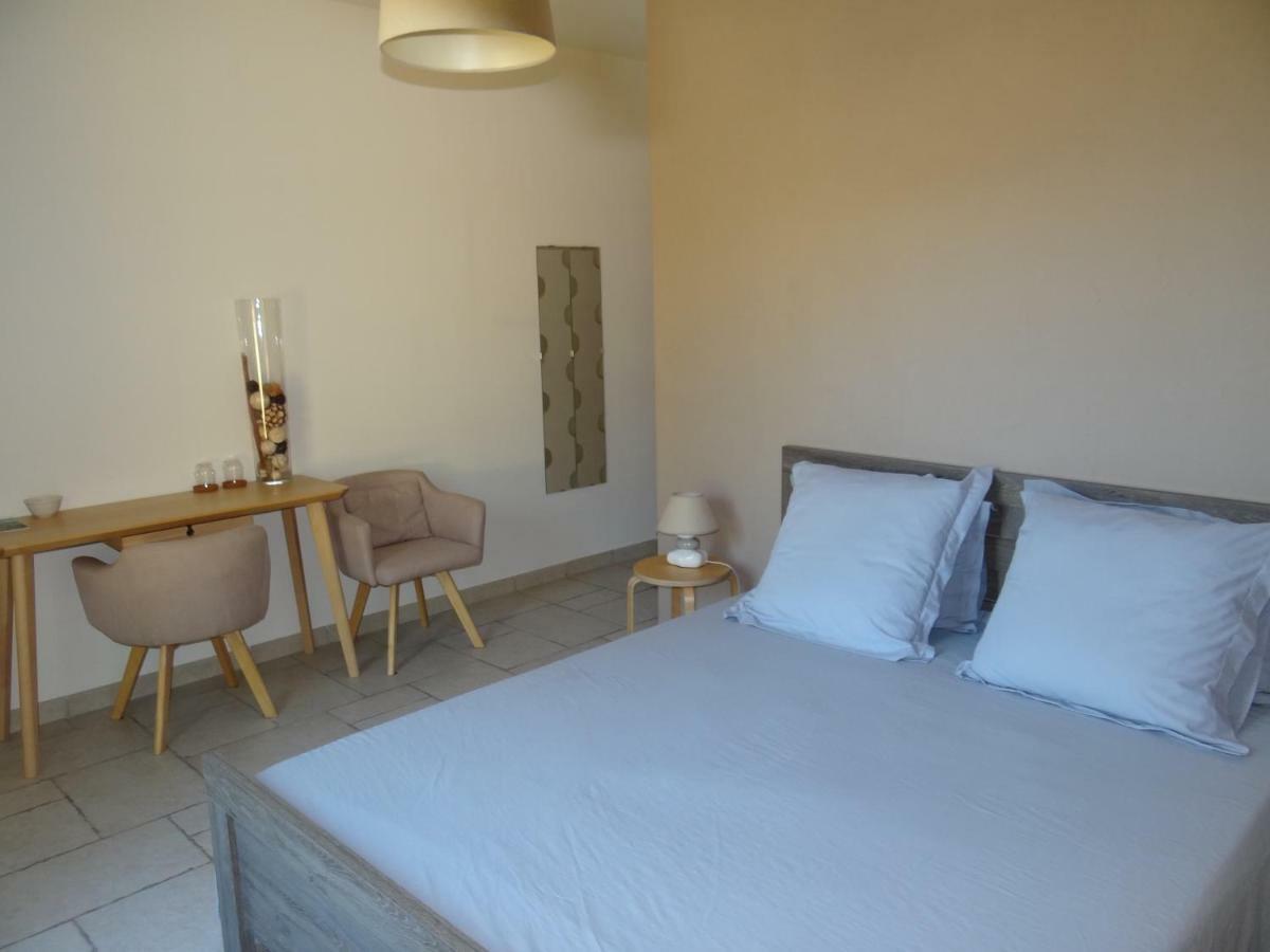 Campagne Ceres Bed & Breakfast Le Puy-Sainte-Réparade Екстериор снимка