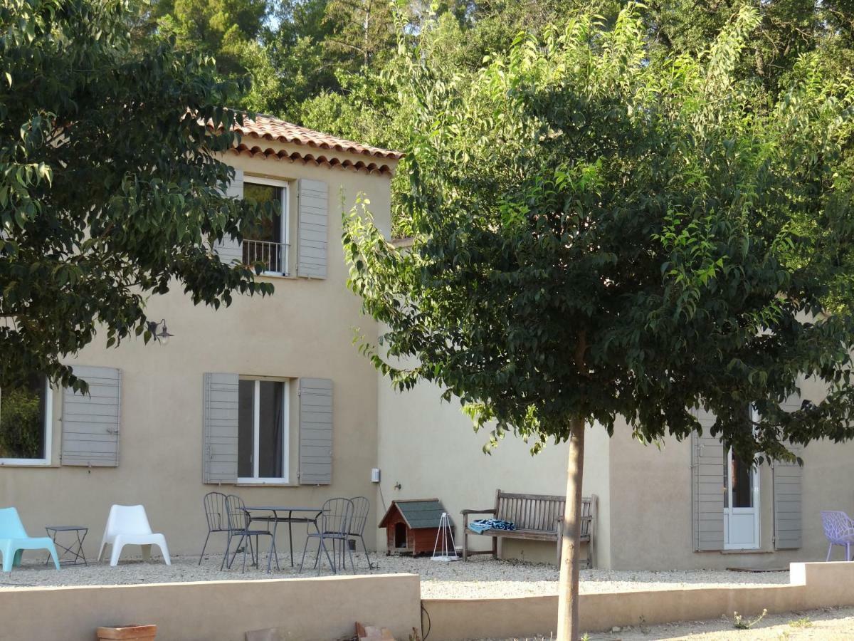 Campagne Ceres Bed & Breakfast Le Puy-Sainte-Réparade Екстериор снимка
