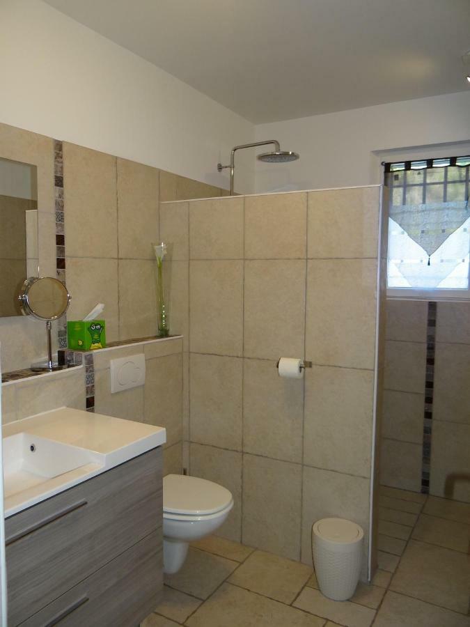 Campagne Ceres Bed & Breakfast Le Puy-Sainte-Réparade Екстериор снимка